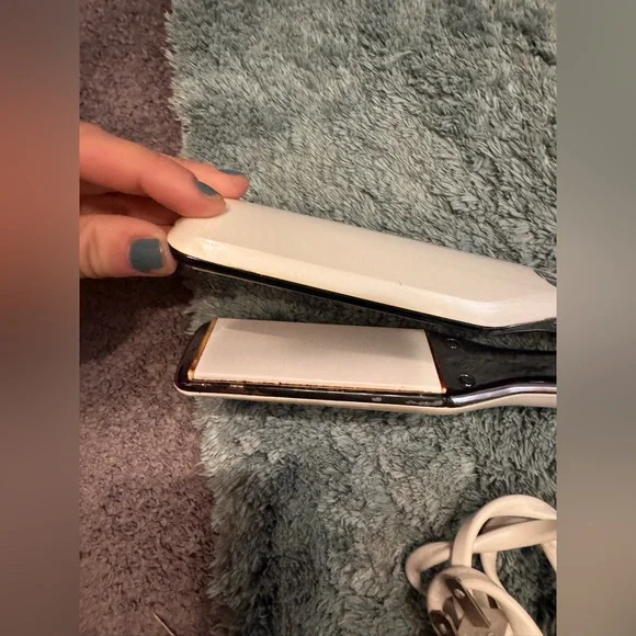 T3 Silver and White Hair Singlepass X Professional Straightener